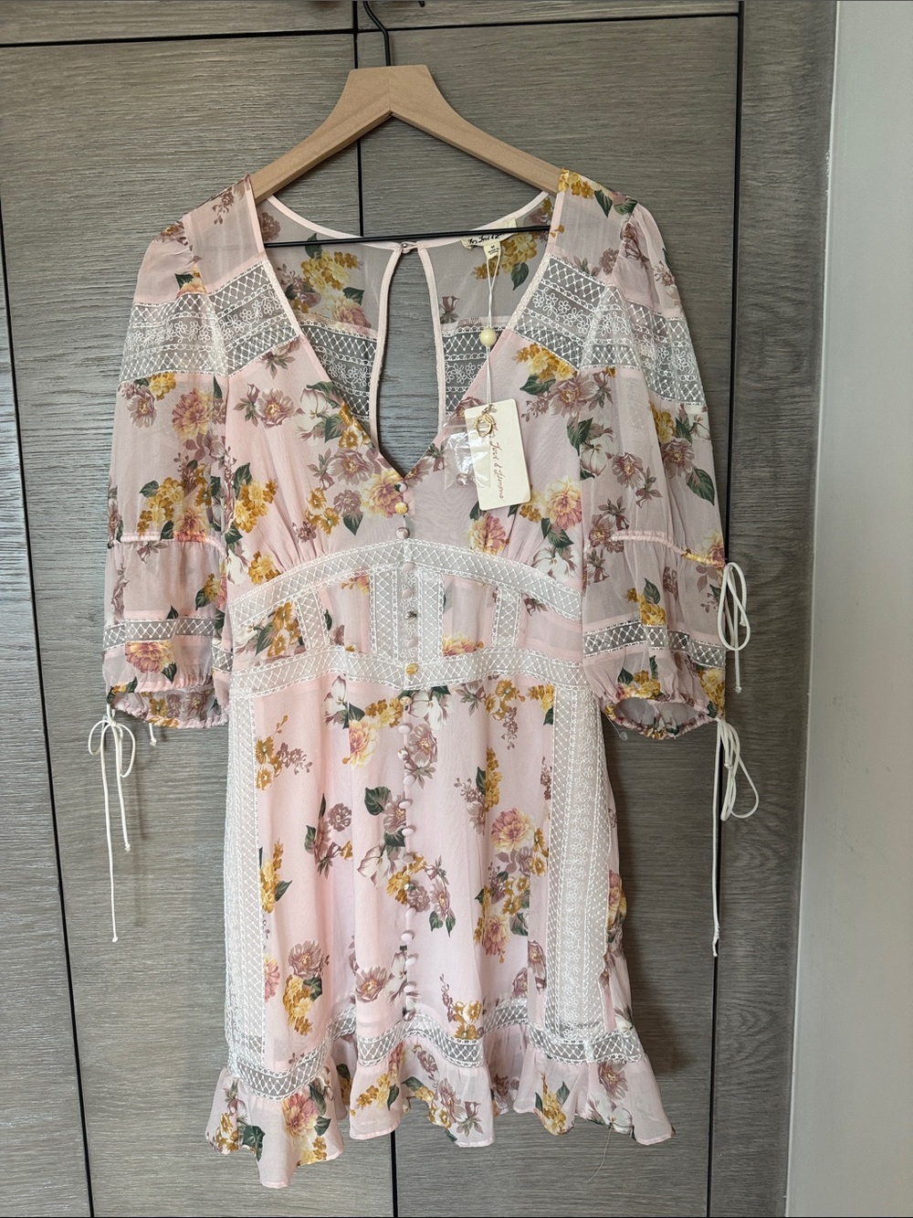 For Love & Lemons Isadora Mini
Dress NWT size Medium - Picture 4 of 9